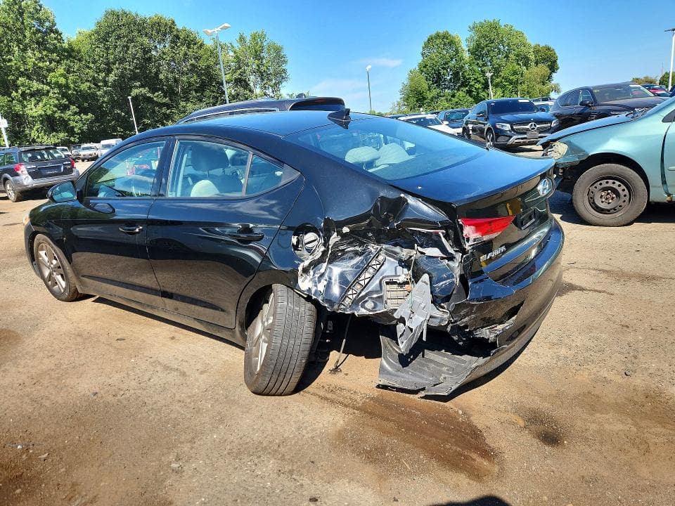 2017 HYUNDAI ELANTRA SE 2