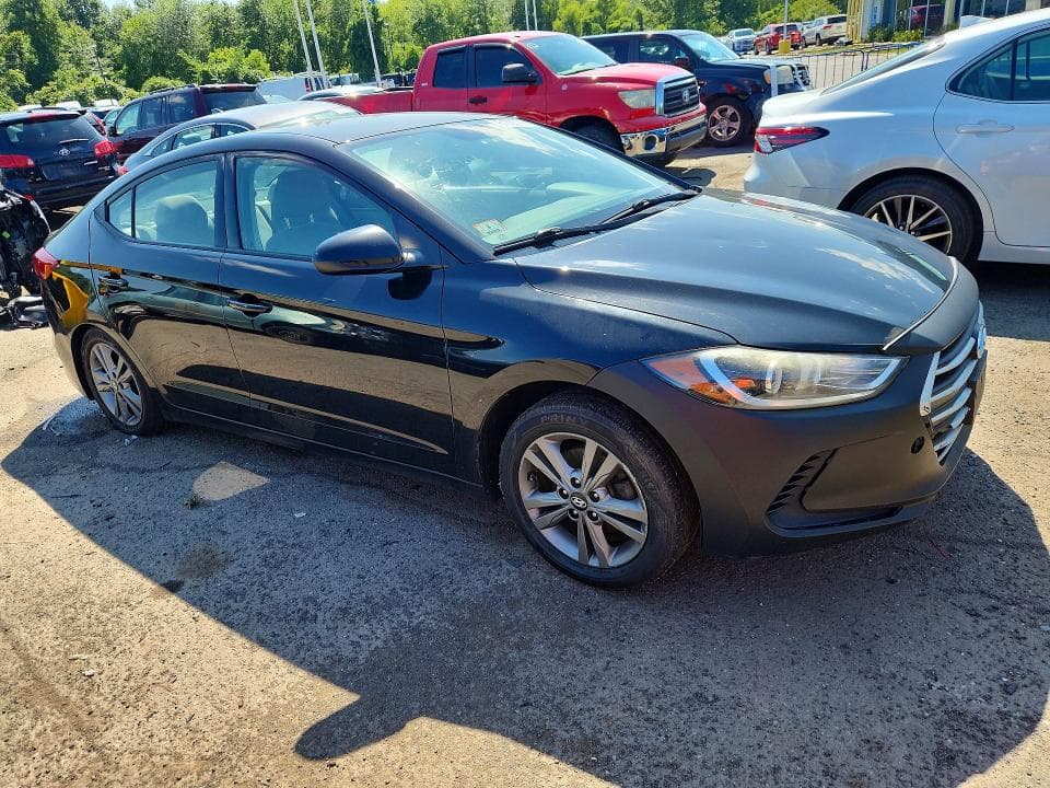 2017 HYUNDAI ELANTRA SE 4
