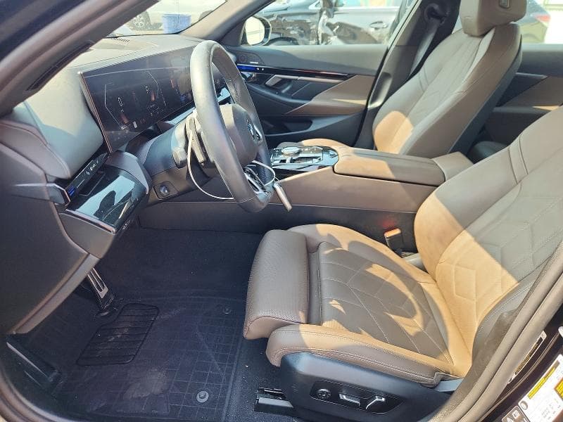 2025 BMW 530 XI 7