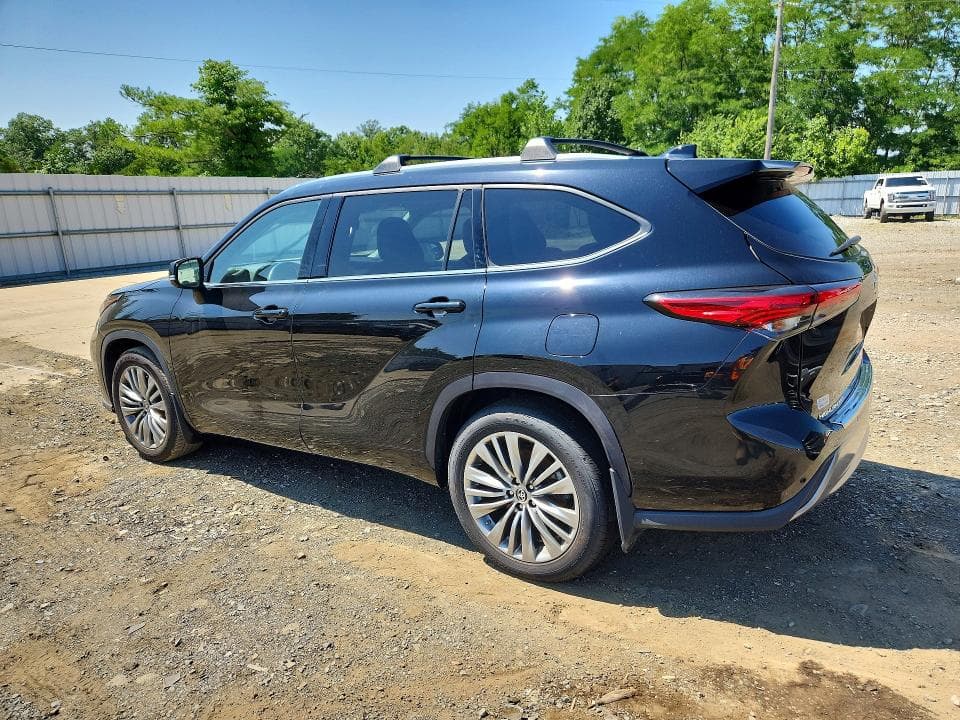2021 TOYOTA HIGHLANDER PLATINUM 2