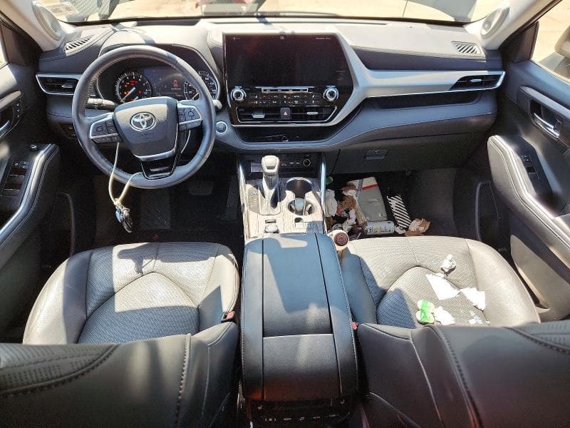 2021 TOYOTA HIGHLANDER PLATINUM 8