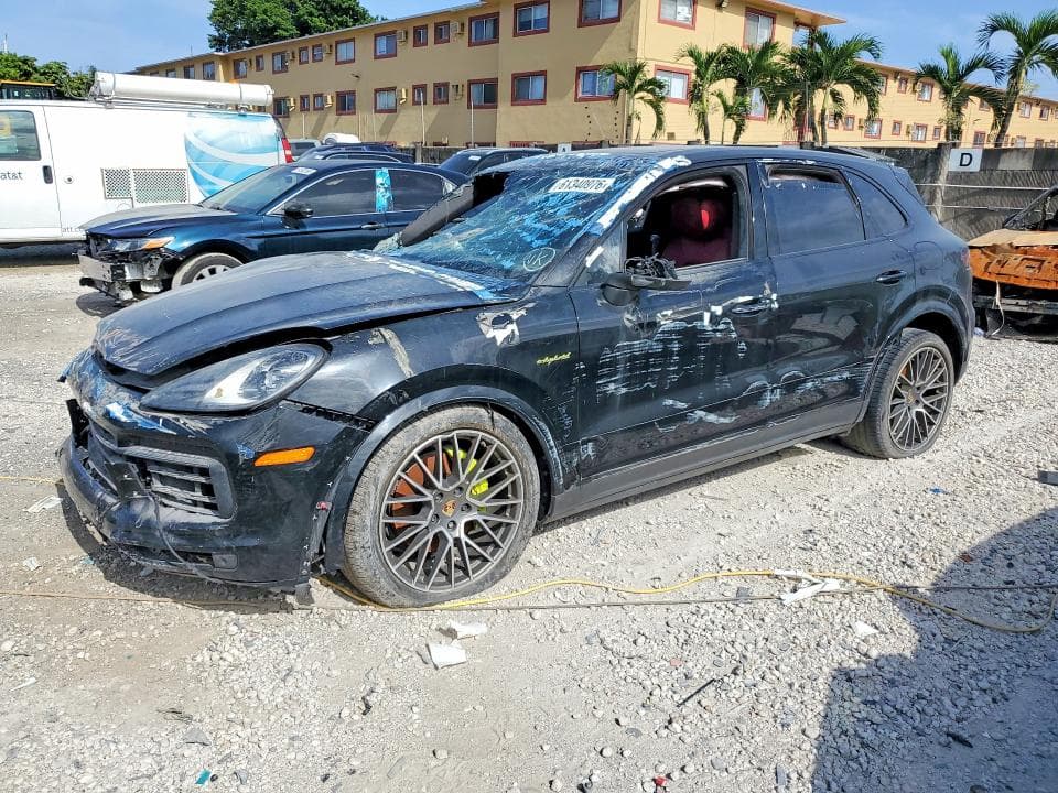 2023 PORSCHE CAYENNE E-HYBRID - 1