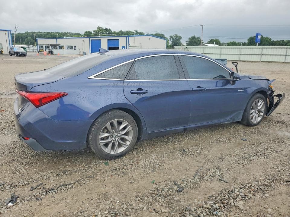 2020 TOYOTA AVALON XLE 3