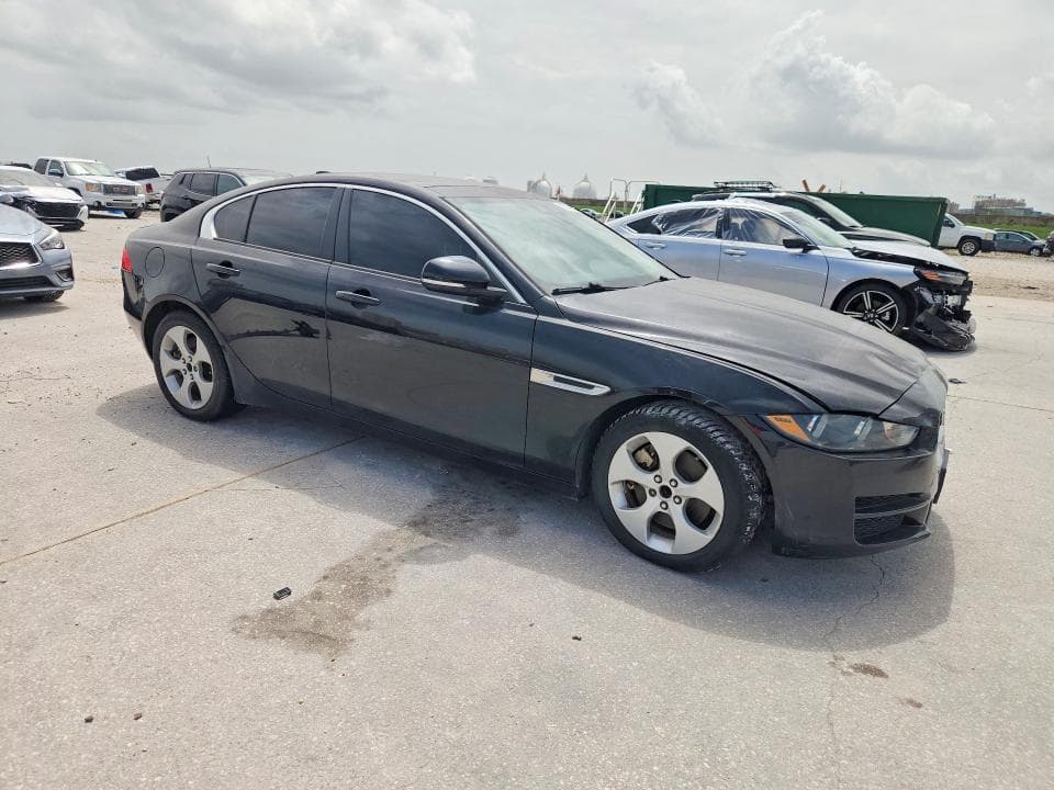 2018 JAGUAR XE 4