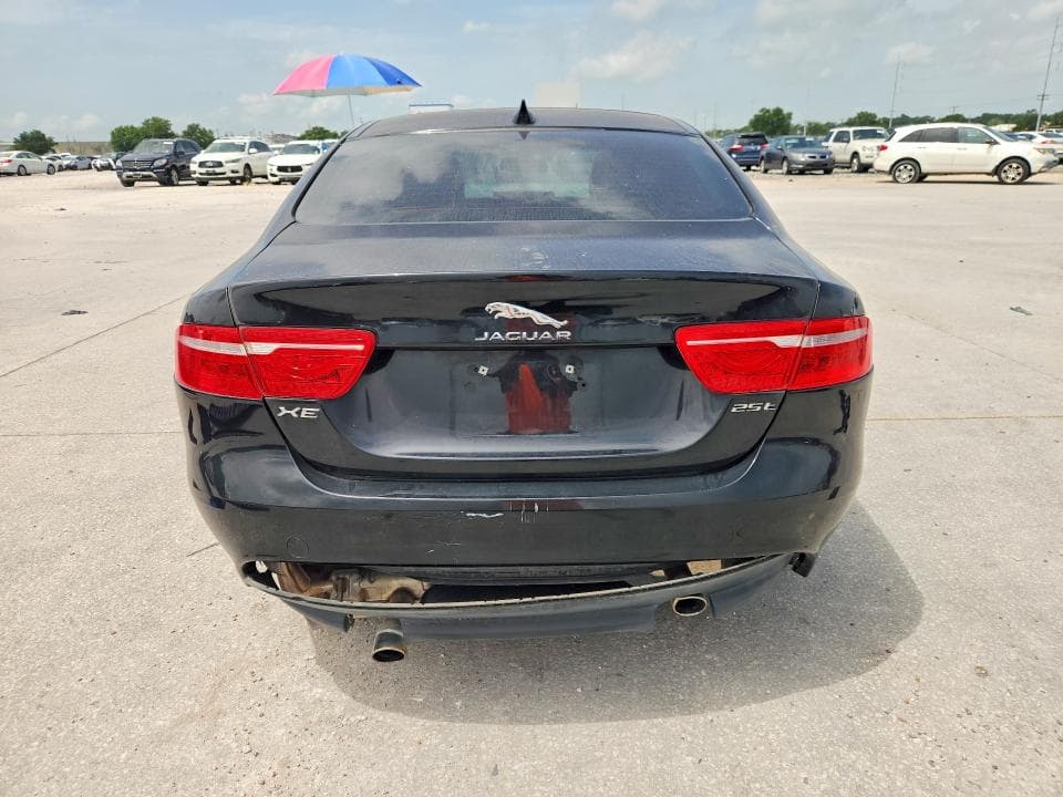 2018 JAGUAR XE 6