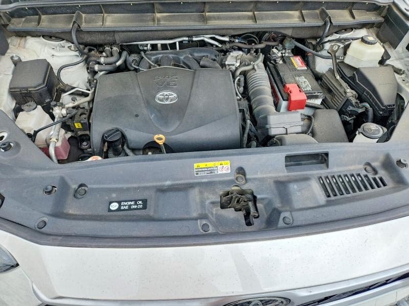 2021 TOYOTA HIGHLANDER XLE 12