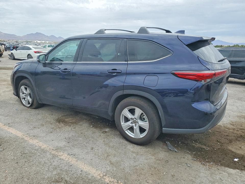 2020 TOYOTA HIGHLANDER LE 2