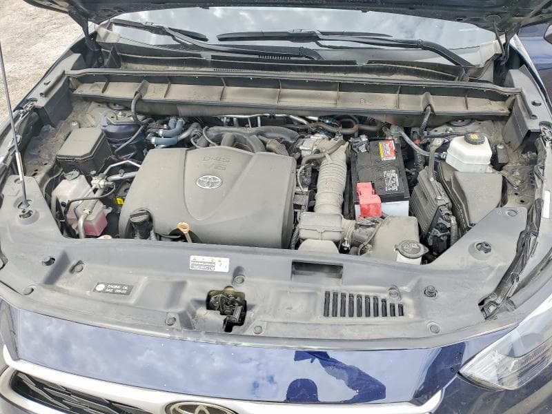 2020 TOYOTA HIGHLANDER LE 11