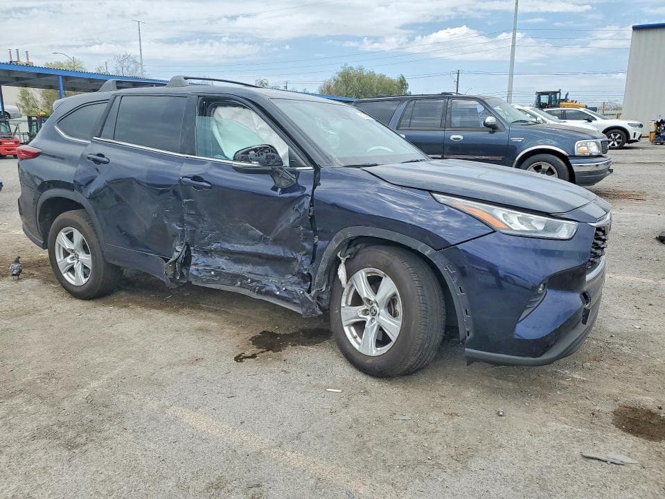 2020 TOYOTA HIGHLANDER LE 4