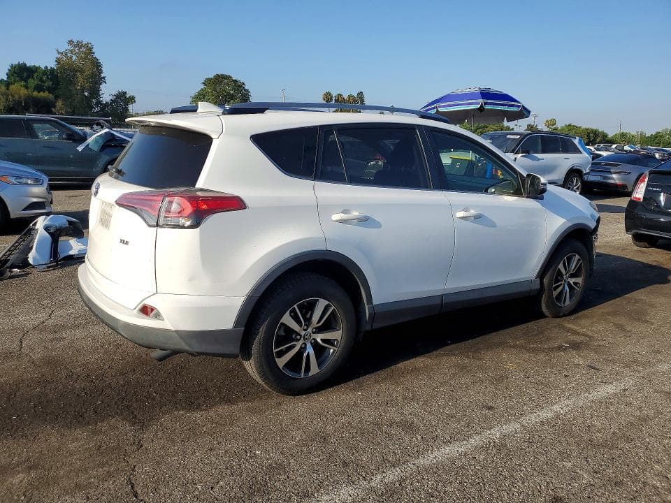 2017 TOYOTA RAV4 XLE 3