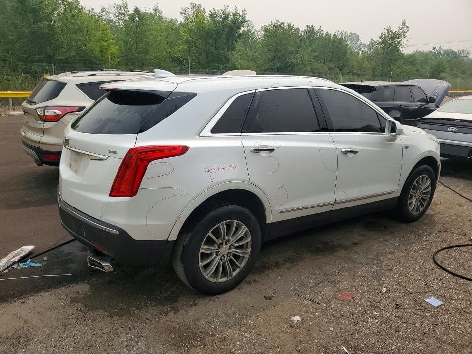 2017 CADILLAC XT5 LUXURY 3