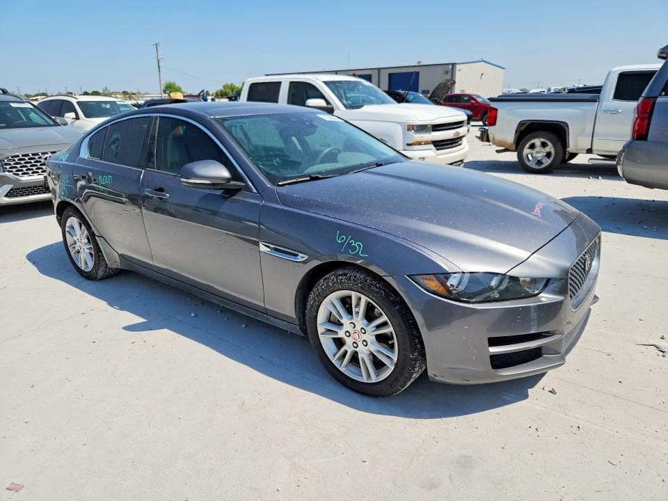 2017 JAGUAR XE PREMIUM 4