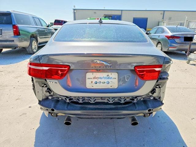 2017 JAGUAR XE PREMIUM 6