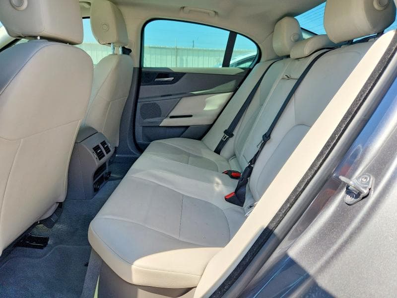 2017 JAGUAR XE PREMIUM 10