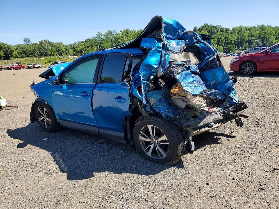 2018 TOYOTA RAV4 XLE 2