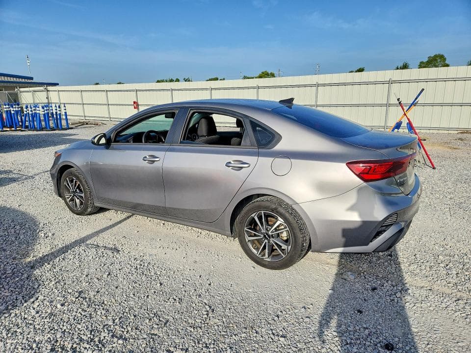 2023 KIA FORTE LXS 2