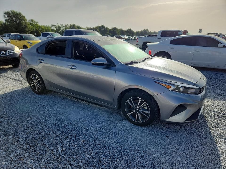 2023 KIA FORTE LXS 4