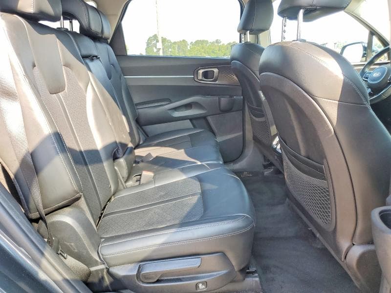 2021 KIA SORENTO S 11
