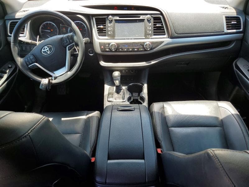 2019 TOYOTA HIGHLANDER XLE 8