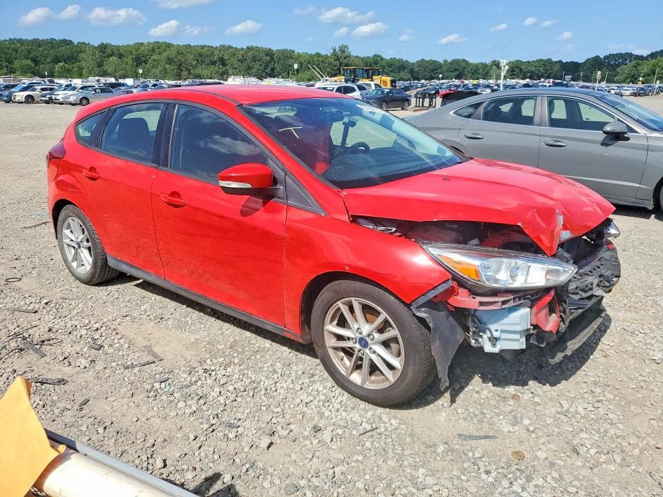 2017 FORD FOCUS SE 4