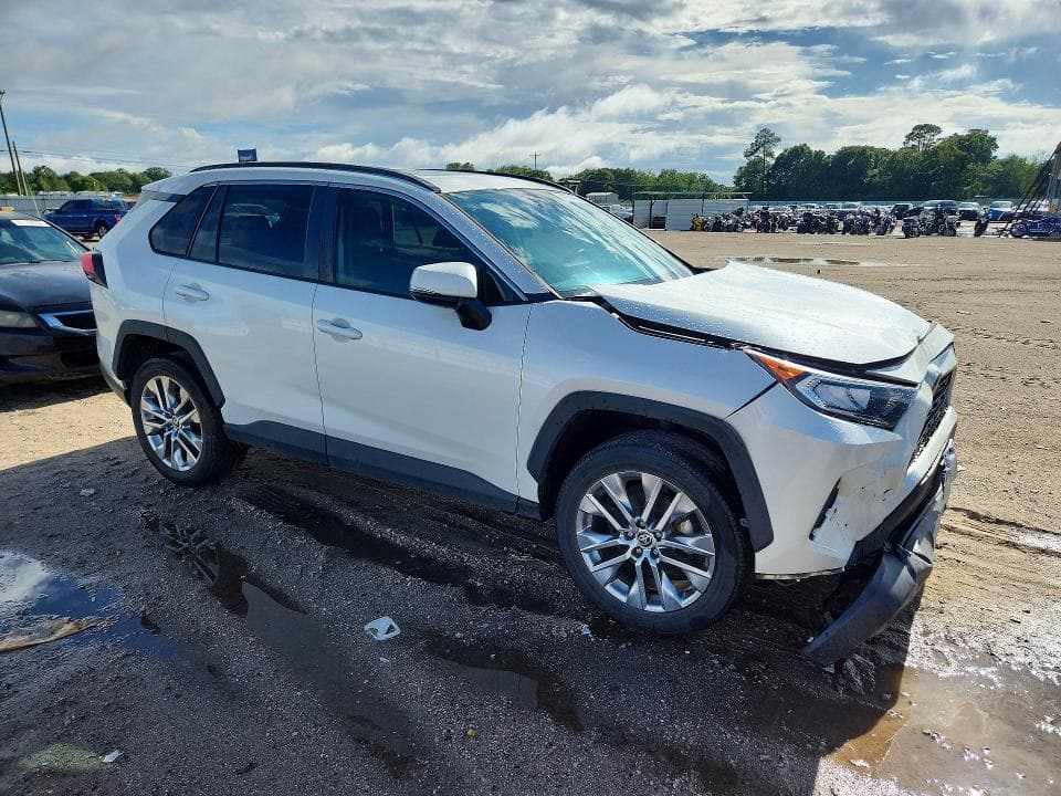 2021 TOYOTA RAV4 XLE PREMIUM 4