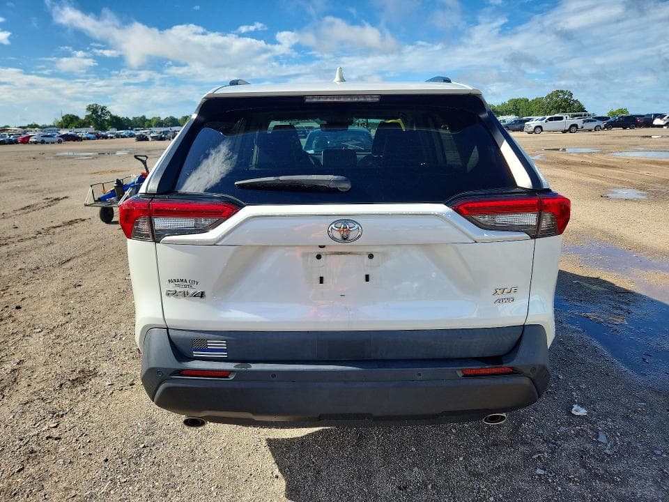 2021 TOYOTA RAV4 XLE PREMIUM 6