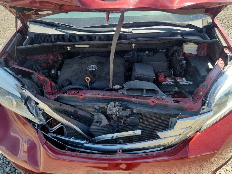 2017 TOYOTA SIENNA LIMITED PREMIUM 7-PASSENGER 12