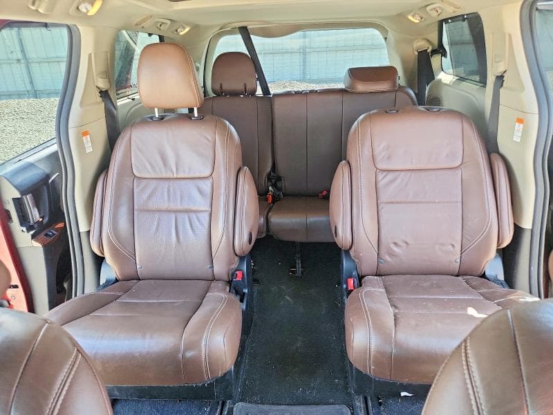 2017 TOYOTA SIENNA LIMITED PREMIUM 7-PASSENGER 10