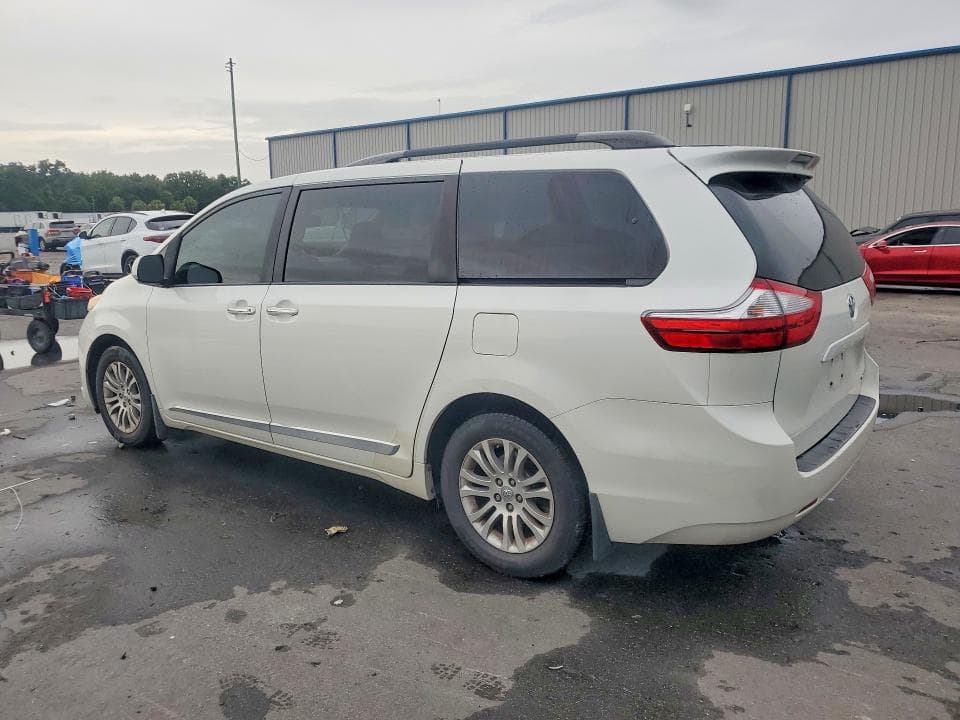 2017 TOYOTA SIENNA XLE 8-PASSENGER 2