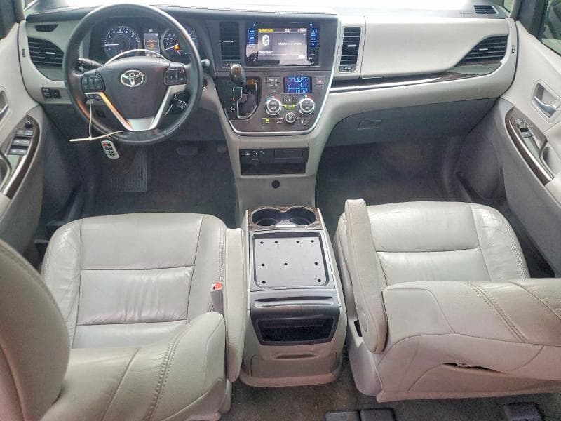 2017 TOYOTA SIENNA XLE 8-PASSENGER 8
