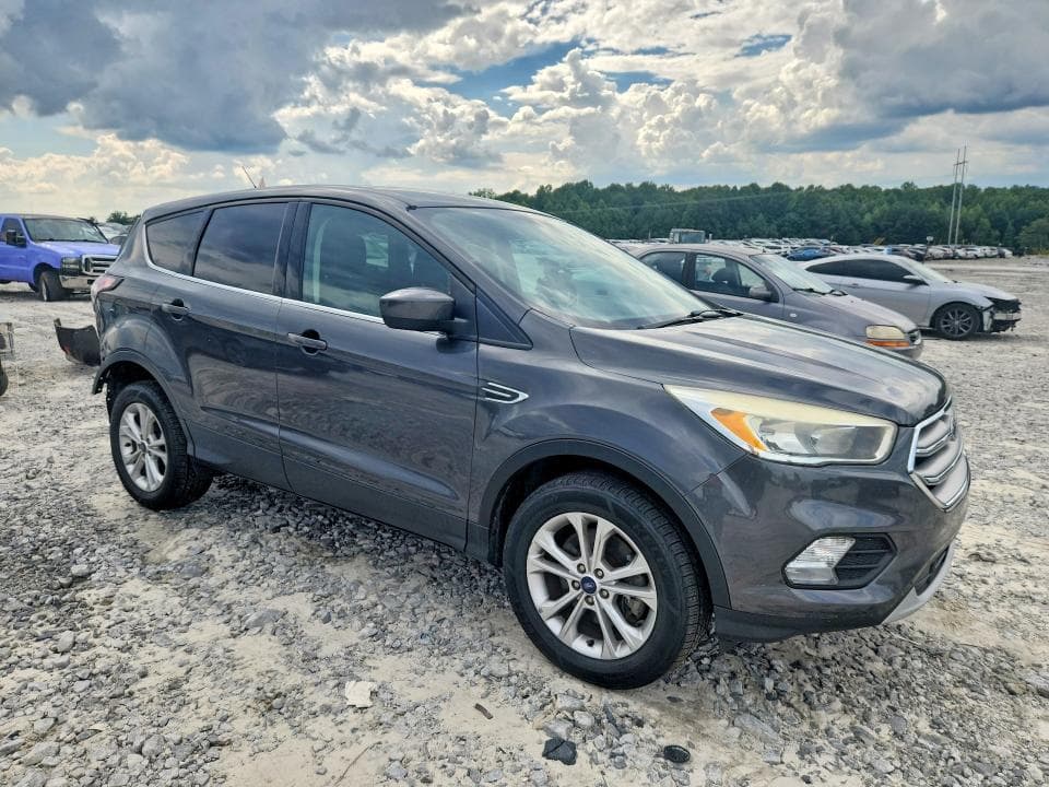2017 FORD ESCAPE SE 4