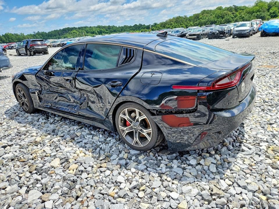2018 KIA STINGER 2