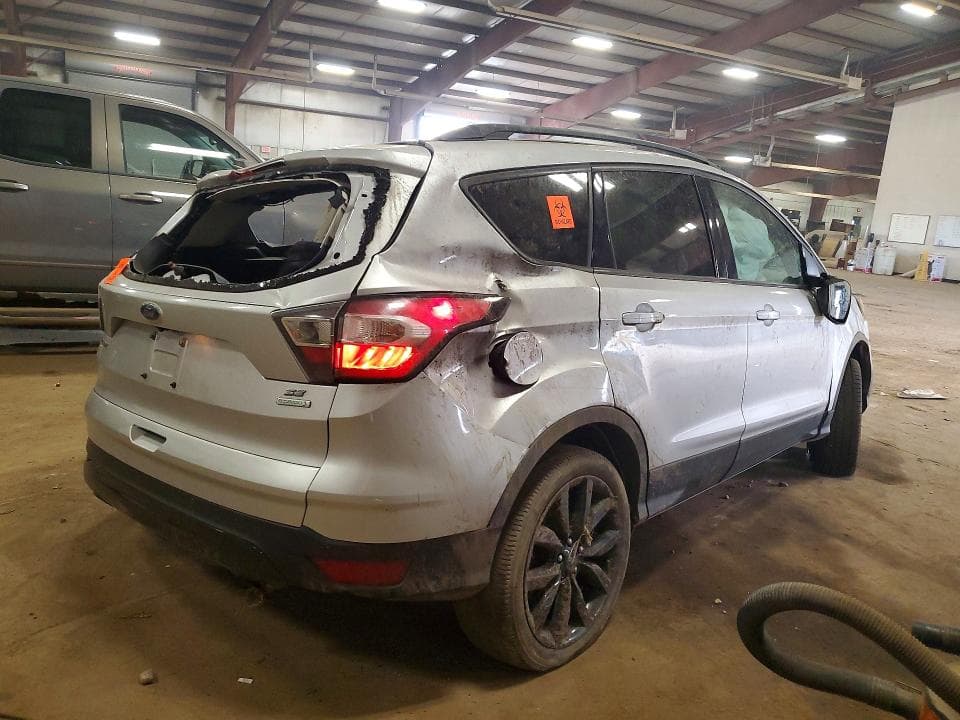 2017 FORD ESCAPE SE 3