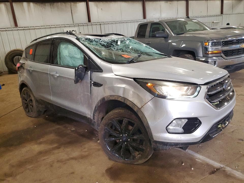 2017 FORD ESCAPE SE 4