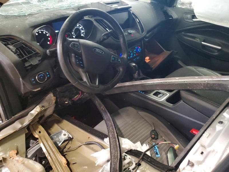 2017 FORD ESCAPE SE 8