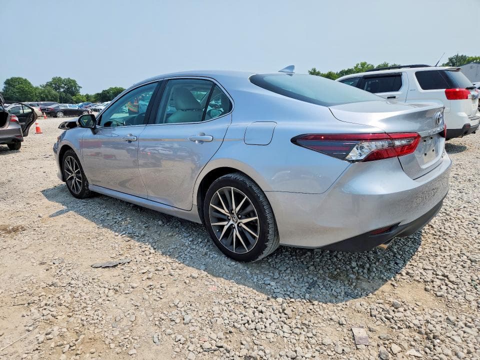 2024 TOYOTA CAMRY XLE 2