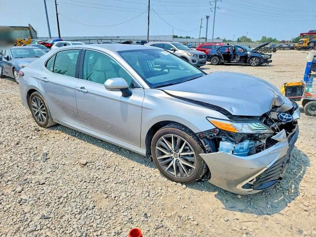 2024 TOYOTA CAMRY XLE 4