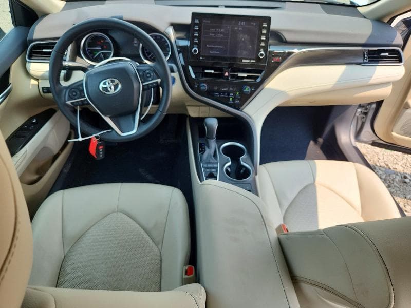 2024 TOYOTA CAMRY XLE 8