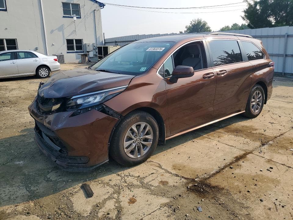 2022 TOYOTA SIENNA LE - 1