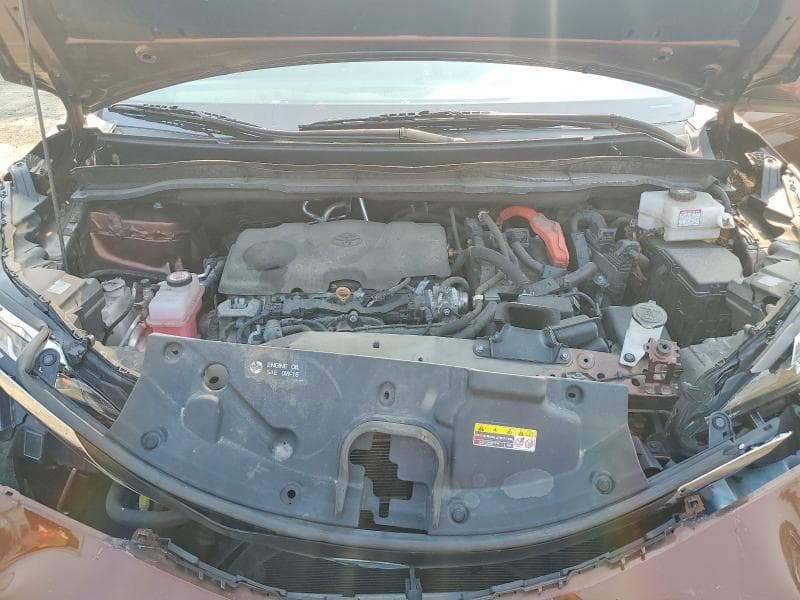 2022 TOYOTA SIENNA LE 12