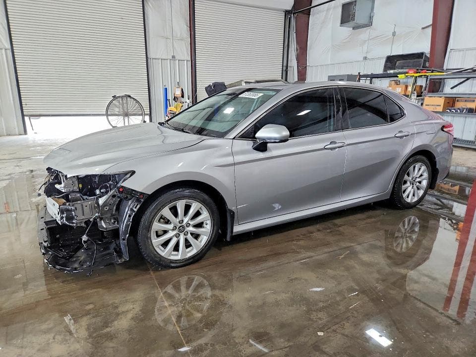 2019 TOYOTA CAMRY LE - 1