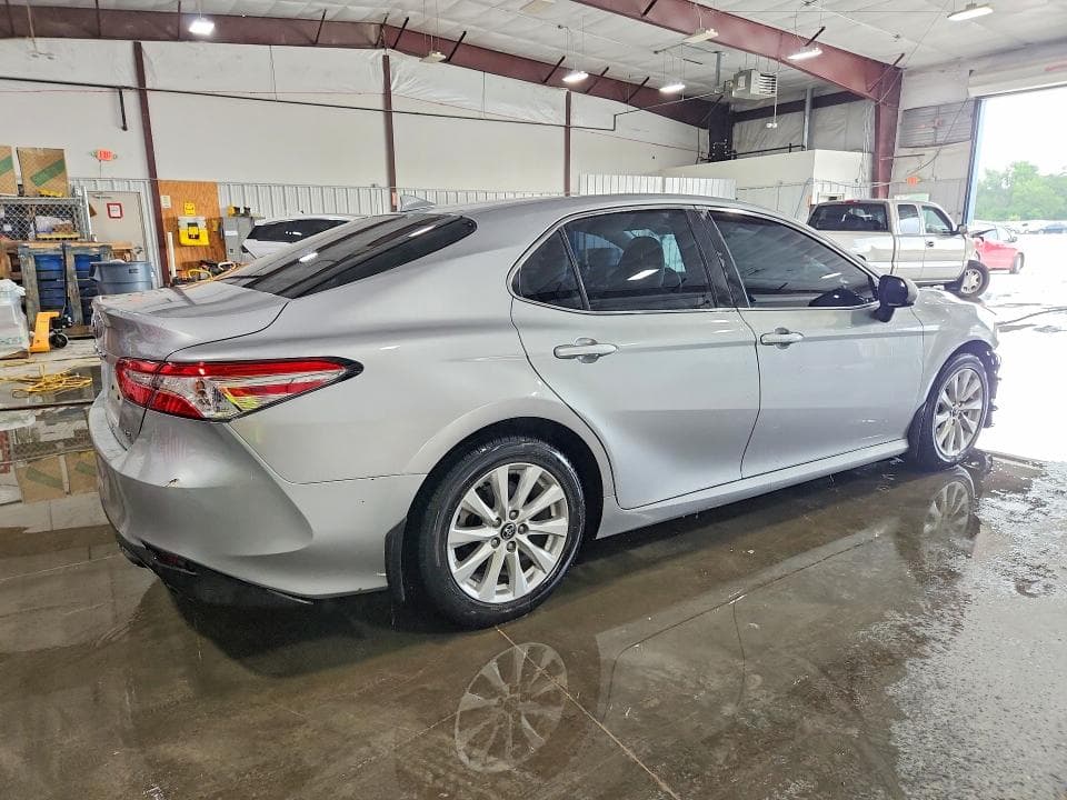 2019 TOYOTA CAMRY LE 3