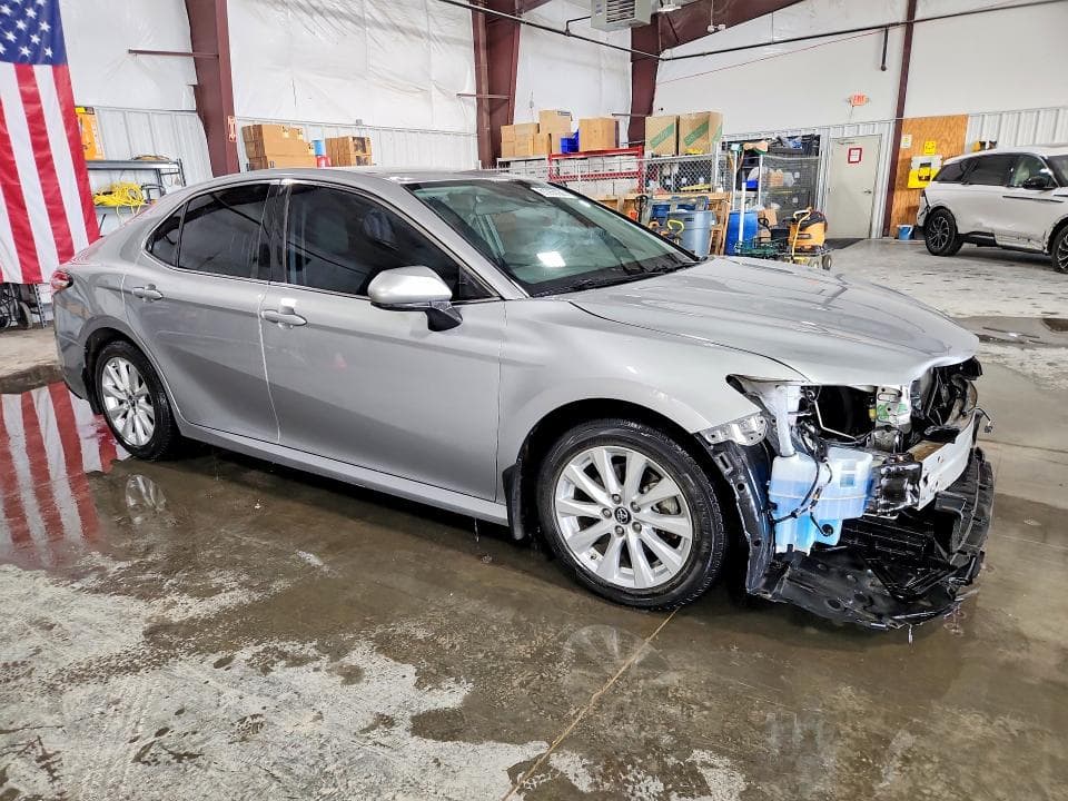 2019 TOYOTA CAMRY LE 4