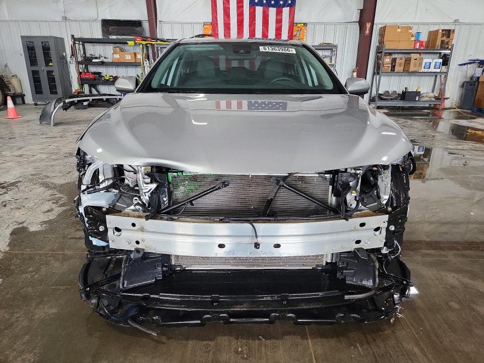 2019 TOYOTA CAMRY LE 5