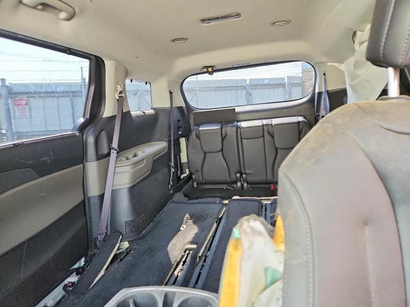 2026 KIA CARNIVAL EX 10
