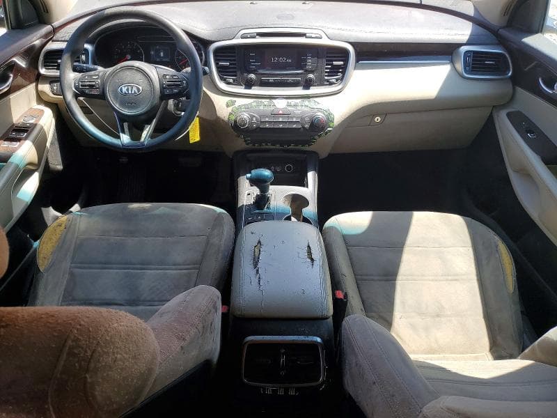 2017 KIA SORENTO LX V6 8