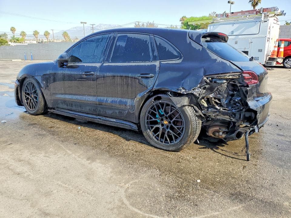 2017 PORSCHE MACAN GTS 2