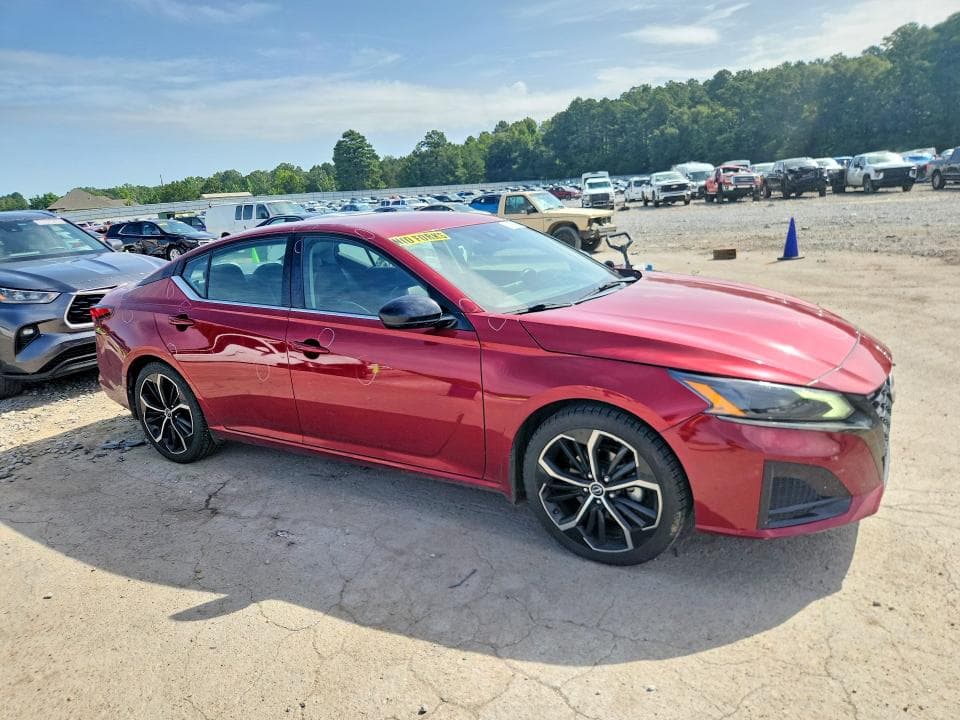 2023 NISSAN ALTIMA SR 4
