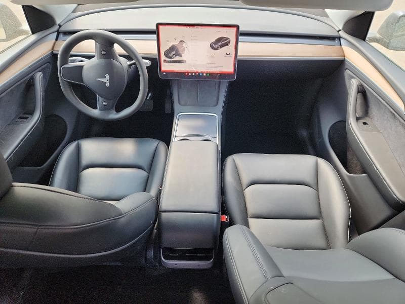 2023 TESLA MODEL Y 8
