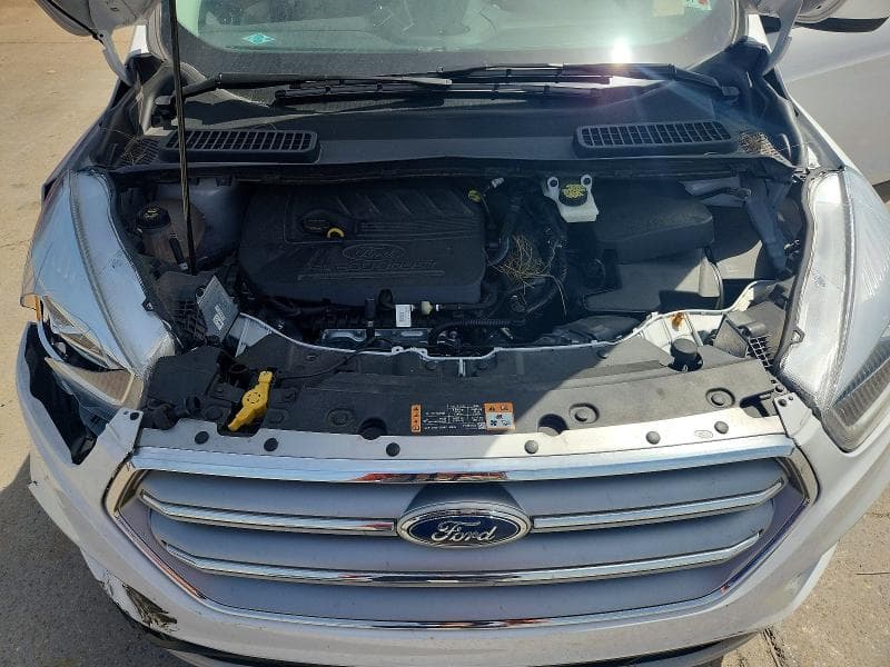 2017 FORD ESCAPE SE 11